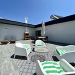 Grand Balcony With Pool By Homing Apartmán Tavira
