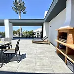 Grand Balcony With Pool By Homing *