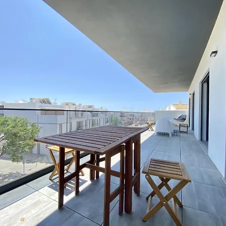 Grand Balcony With Pool By Homing Appartement Tavira