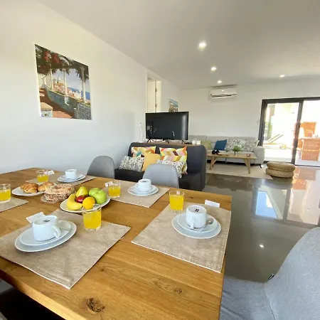 Grand Balcony With Pool By Homing Appartement *