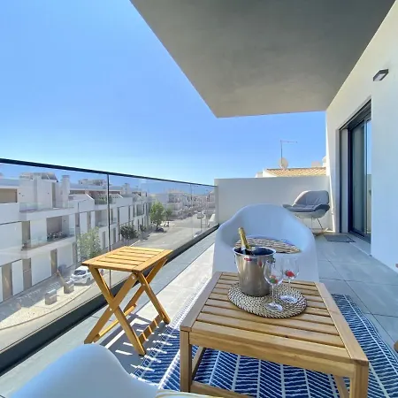 Appartement Grand Balcony With Pool By Homing
