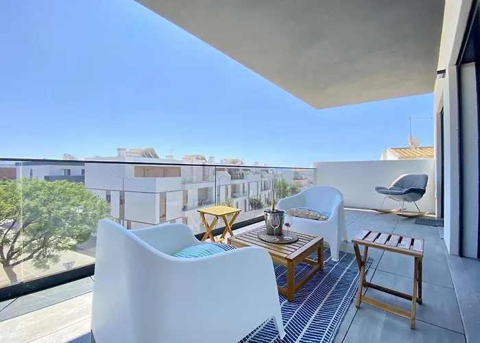Apartment Grand Balcony With Pool By Homing Tavira
