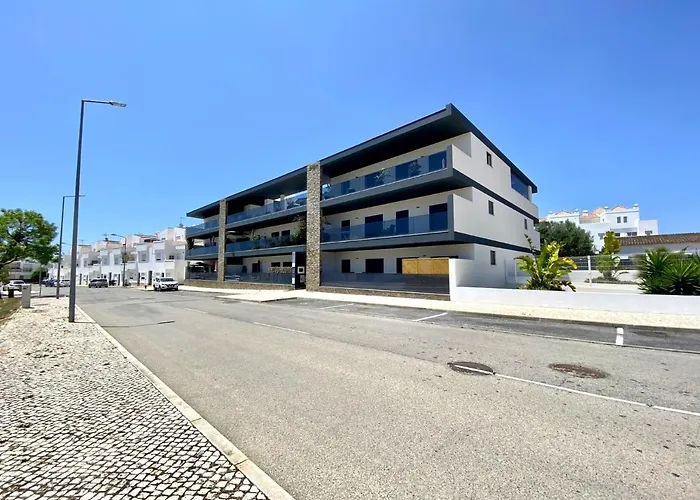 Grand Balcony With Pool By Homing Apartment *