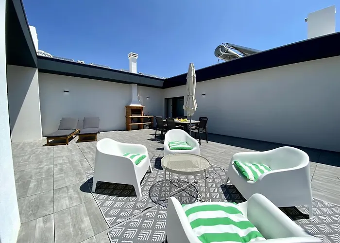 Grand Balcony With Pool By Homing Apartament Tavira