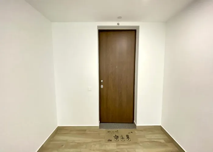 Grand Balcony With Pool By Homing Apartament *